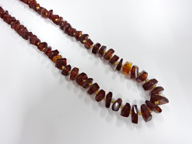 琥珀　ネックレス